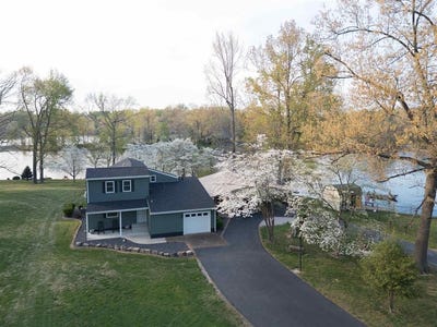 /international/us/8801-kingfisher-lake-road-maceo-ky-110106693070/