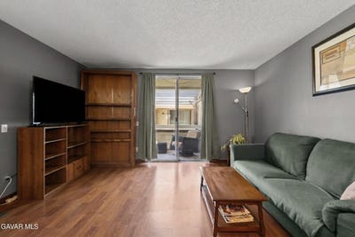 /international/us/11150-glenoaks-boulevard-pacoima-ca-110107484110/