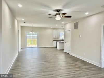 /international/us/826-s-glebe-road-montross-va-110099391815/