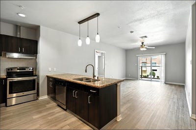 /international/us/1100-w-trinity-mills-road-carrollton-tx-110101308888/