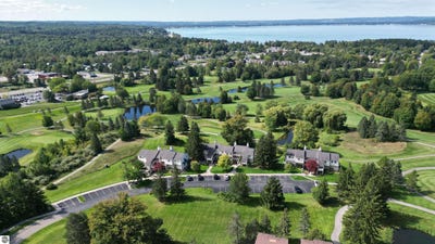 /international/us/5148-valleyway-drive-williamsburg-mi-110102766956/