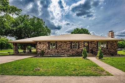 /international/us/314-s-3rd-street-mound-city-ks-110108336369/