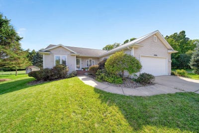 /international/us/1406-adams-street-dansville-mi-110110294773/
