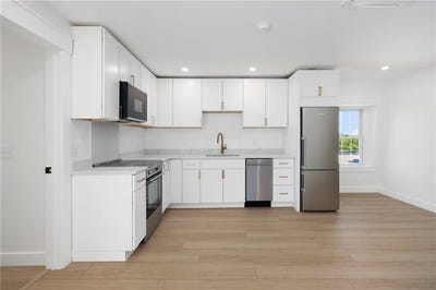 /international/us/07-melrose-street-east-greenwich-ri-110108294534/