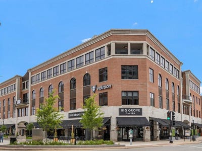 /international/us/1-e-main-street-champaign-il-110108235839/