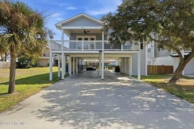 /international/us/625-s-fourth-avenue-kure-beach-nc-110106211730/