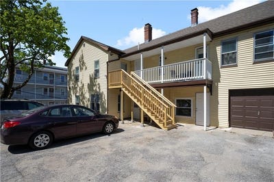 /international/us/92-spring-street-lincoln-ri-110106761589/
