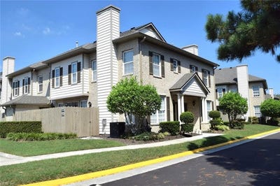 /international/us/2004-smallbrooke-court-virginia-beach-va-110110349477/