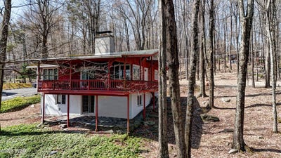 /international/us/117-n-maple-lane-greentown-pa-110098998972/