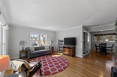 /international/us/2901-zenith-avenue-n-robbinsdale-mn-110108352125/