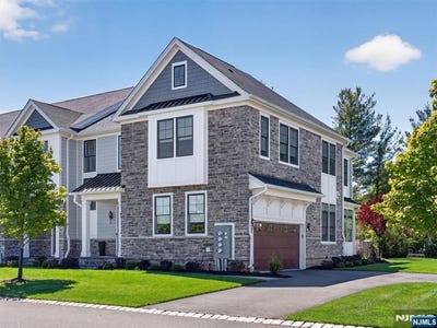 /international/us/19-woodmont-circle-river-vale-nj-110107925327/