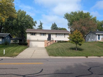 /international/us/8524-49th-avenue-n-new-hope-mn-110120745351/