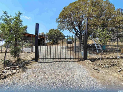 /international/us/33-black-dog-rd-silver-city-nm-110100686770/