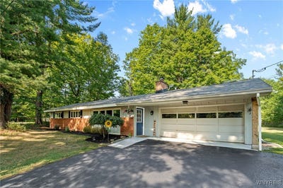 /international/us/223-greenwood-drive-aurora-ny-110101507912/