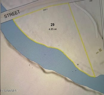/international/us/division-st-great-barrington-ma-110107432900/