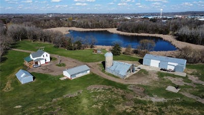 /international/us/18848-223rd-street-richmond-mn-110107546293/