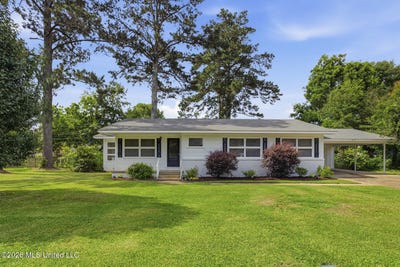 /international/us/912-lee-avenue-crystal-springs-ms-110108361365/