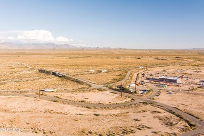 /international/us/10800-s-double-r-drive-golden-valley-az-110103198371/