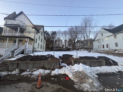 /international/us/18-ridgewood-street-waterbury-ct-110105937700/