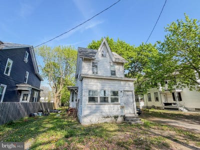 /international/us/67-walnut-street-salem-nj-110107289047/