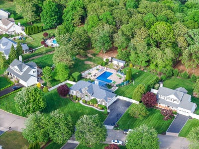 /international/us/41-paige-lane-moriches-ny-110108437663/