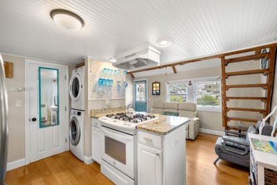/international/us/470-winnacunnet-road-hampton-nh-110110276329/