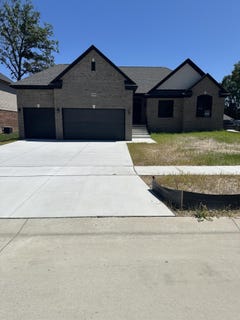 /international/us/50402-oakbrooke-drive-new-baltimore-mi-110101223325/