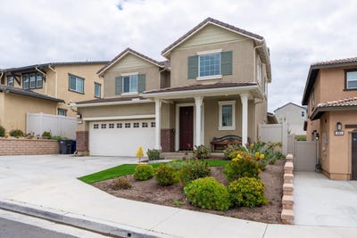 /international/us/411-calabrese-street-fallbrook-ca-110108383217/