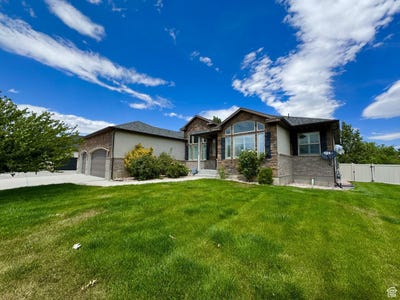 /international/us/1184-w-michaelsen-west-jordan-ut-110098419490/
