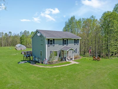 /international/us/252-moose-mountain-drive-stewartstown-nh-110108491597/