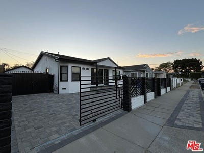 /international/us/6537-teesdale-ave-north-hollywood-ca-110108301396/