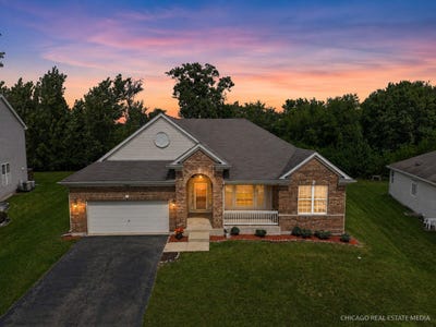 /international/us/1255-waterfront-lane-pingree-grove-il-110119707427/
