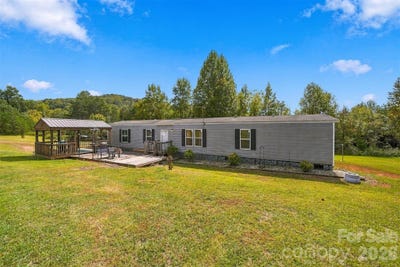 /international/us/5146-somers-road-hamptonville-nc-110120136990/