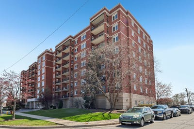 /international/us/5555-n-cumberland-avenue-chicago-il-110107461747/