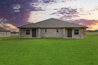 /international/us/220-melissa-street-bruceville-eddy-tx-110106306387/