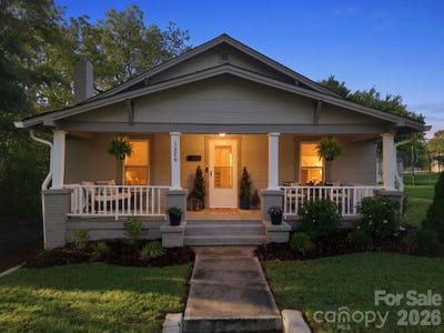 /international/us/1226-1st-avenue-place-nw-hickory-nc-110108423886/