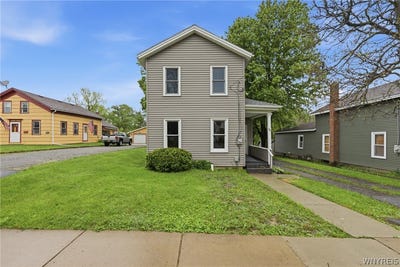 /international/us/40-buffalo-street-attica-ny-110108548586/