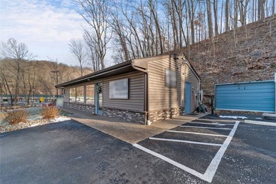 /international/us/1290-brodhead-rd-moon-crescent-twp-pa-110096683078/