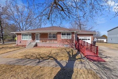 /international/us/104-e-9th-street-schuyler-ne-110105782503/