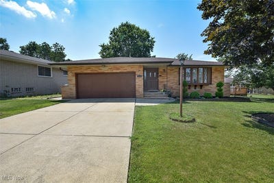 /international/us/7715-barton-hill-drive-parma-oh-110101454084/