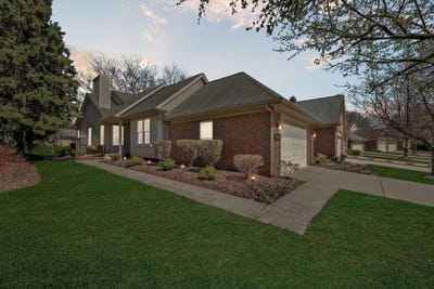 /international/us/39788-village-run-drive-northville-mi-110100817834/