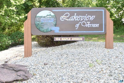/international/us/105-maple-avenue-vernon-ct-110108195856/