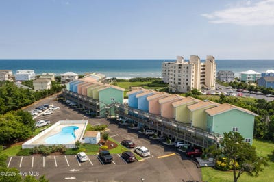 /international/us/8801-reed-drive-emerald-isle-nc-110103289659/