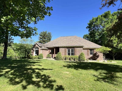 /international/us/165-the-woods-bedford-in-110099556849/