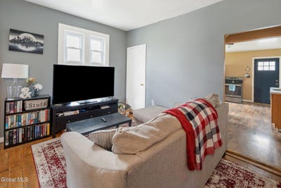 /international/us/17-sherman-avenue-sidney-ny-110107394211/