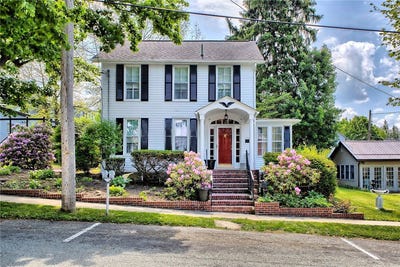 /international/us/116-n-saint-clair-street-ligonier-pa-110108177078/