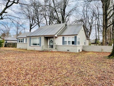/international/us/210-bates-street-batesville-ms-110105727684/