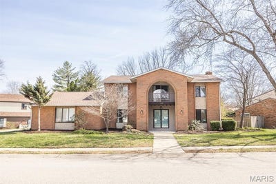 /international/us/914-reiss-road-o-fallon-il-110106622951/