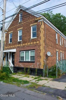 /international/us/915-mcclyman-street-schenectady-ny-110101950957/