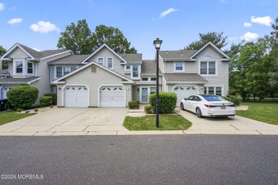 /international/us/105-lloyd-court-east-brunswick-nj-110108480408/